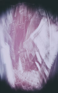 Een bewerkt beeld van een deel spiegeling in een blinkende uitlaat